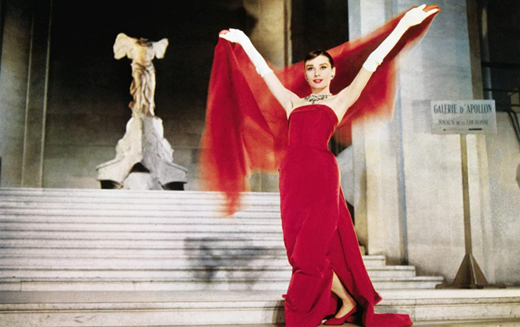 Ікона стилю: 5 культових образів Одрі Хепберн, які ніколи не вийдуть із моди